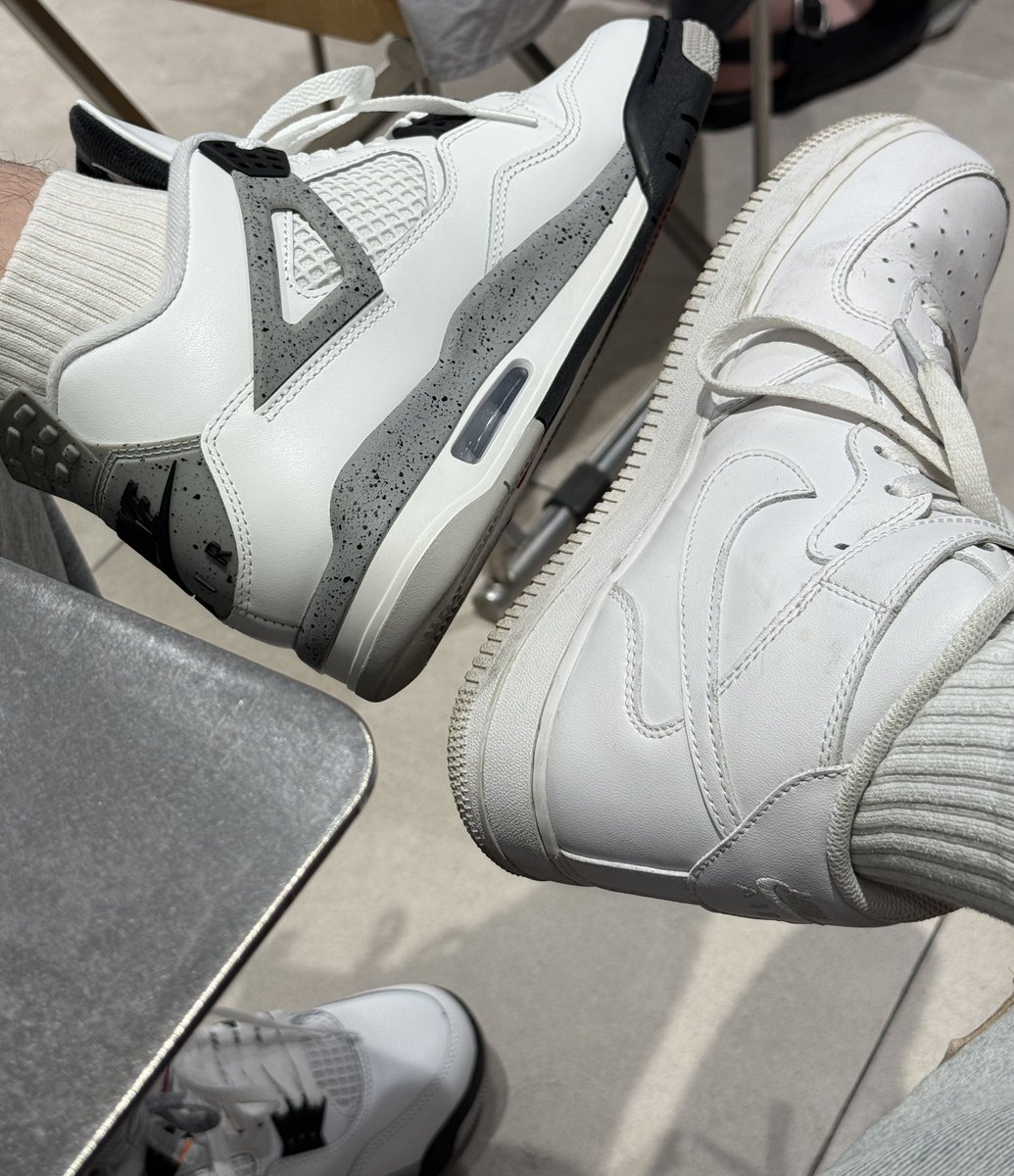 With <a href="/L1Mzvb/">不知道起啥名字随便叫什么吧</a>