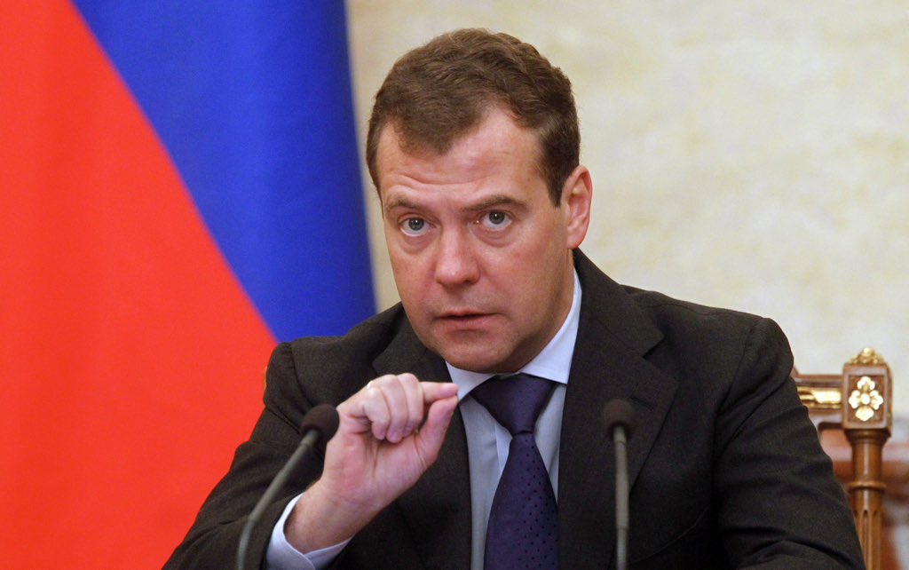 CensoredHumans's tweet photo. JUST IN: 🇷🇺🇮🇷 Russia's Dmitry Medvedev says "a number of countries are ready to directly supply Iran with their own nuclear warheads." https://t.co/If7lAri7Ij