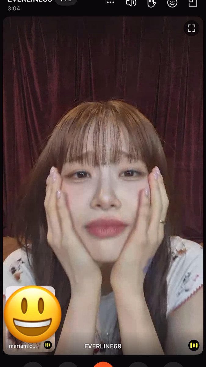 chuu met my cat Mano today !!! he however screamed and growled so fucking loudly at her it was so funny she got so shocked that he was so mad 😭😭😭😭😭😭