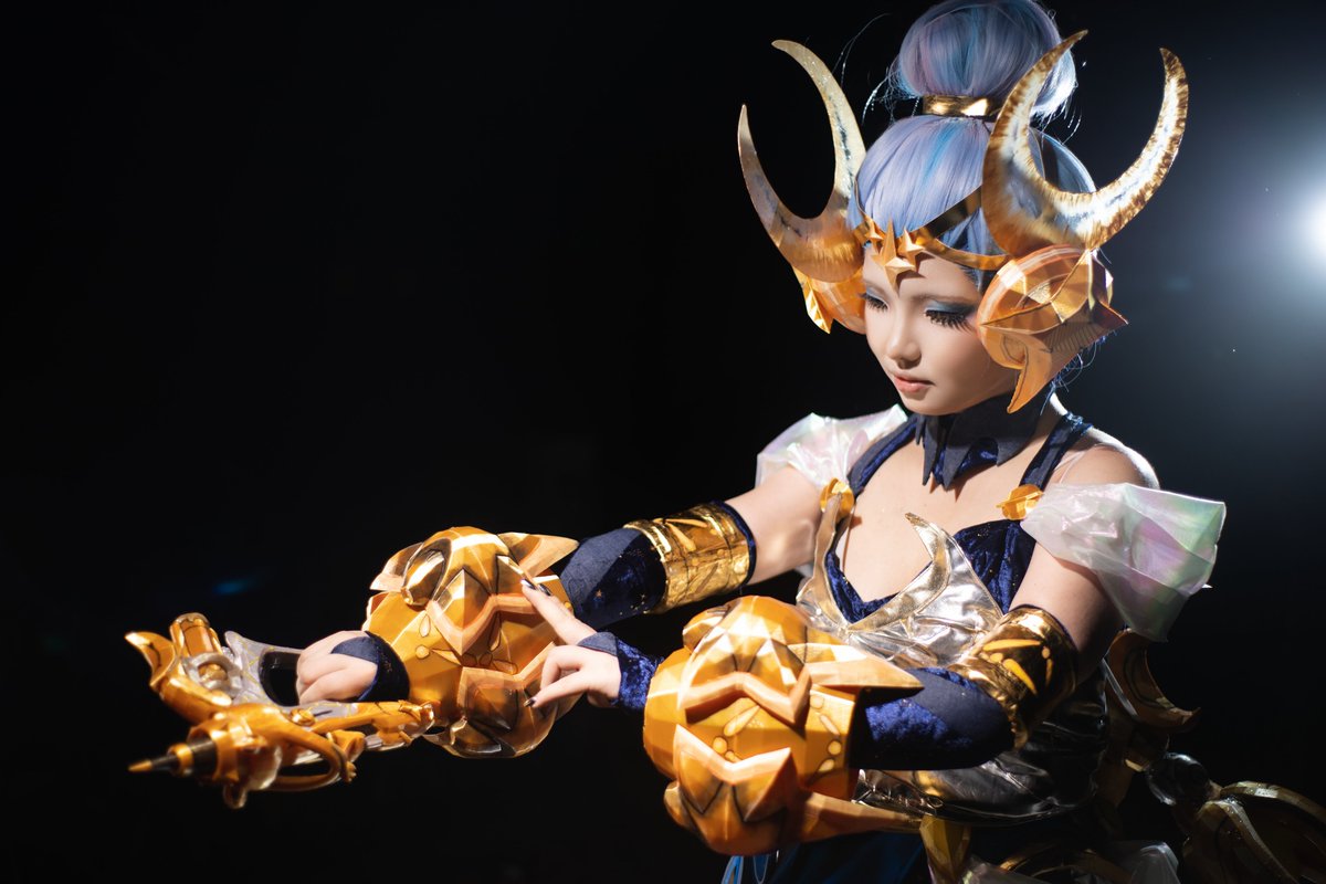 chen7cc's tweet photo. Wanna come count the stars with me? ✨✨

Astra Messenger Juno - Official Photoshoot Pt.1!
Every step felt like a disaster waiting to happen...
Who knew it wouldn’t turn out half bad!
#Overwatch2 #Overwatch #Juno #cos #cosplay https://t.co/wvnUEOixrf