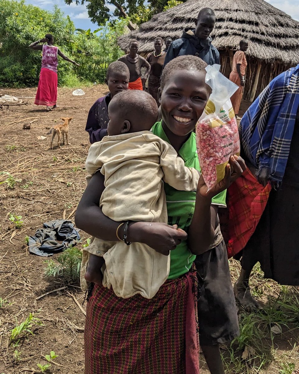 AsiliCaringHand's tweet photo. A smile says it all! 
One pack, one family, one act of kindness.
Together, we’re making every small gesture count in the hearts of many. https://t.co/10LoMtQd4S