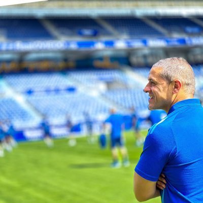 Humildad, trabajo, valores, pelear por un sueño con todo y conseguirlo. Nadie lo merece más que tu amigo. Disfrútalo porque eres de Primera división.
<a href="/javibena1983/">Javier Benavides</a>