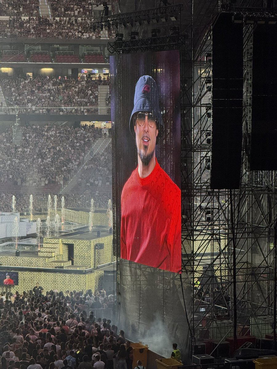 andrebb98's tweet image. gracias🖤 @Dellafuente_