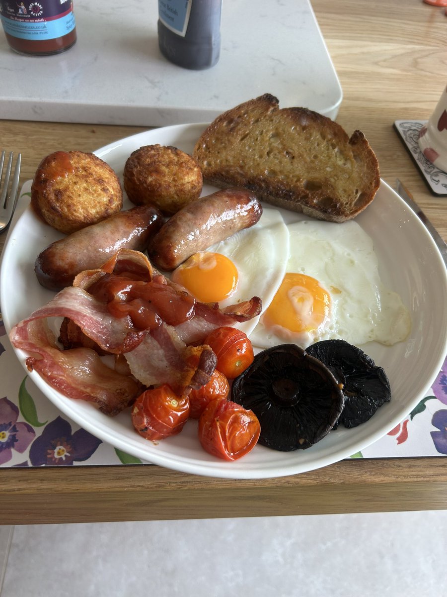 Anyway. Here’s my brunch 🍳 🥓