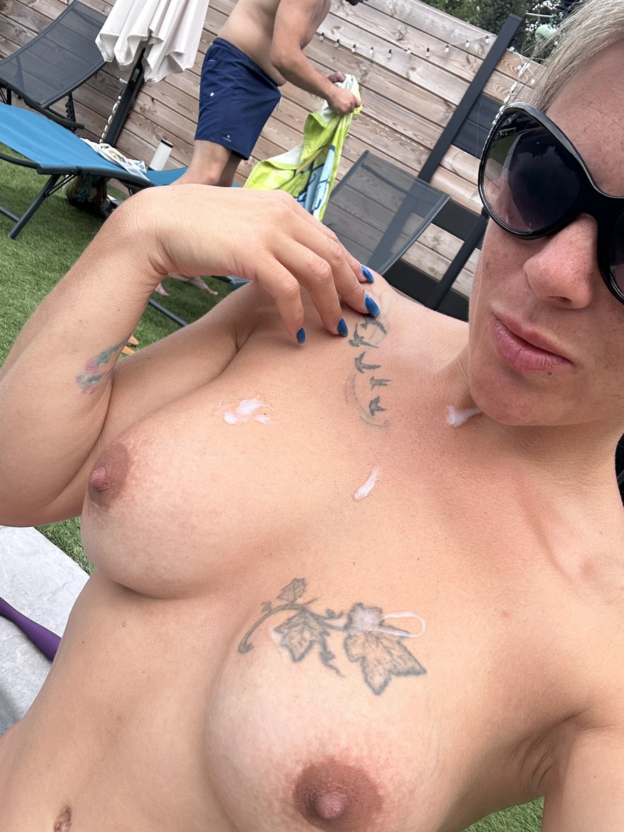 Une bonne soirée de baise se finit le matin par une bonne giclée 💦💦💦
