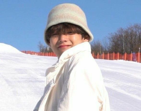 yxaile_'s tweet photo. Sa Gitna ng Katipunan at Taft
— a filo #taekookau

Wherein a Taft boy ( th )gets splashed with muddy water by a Katip boy ( jk ) in his BMW. And somehow, that mess turns into a slow-burn love story.

They met by accident, they stayed by choice. But sometimes choice isn't enough. https://t.co/1UBcrh9Upv