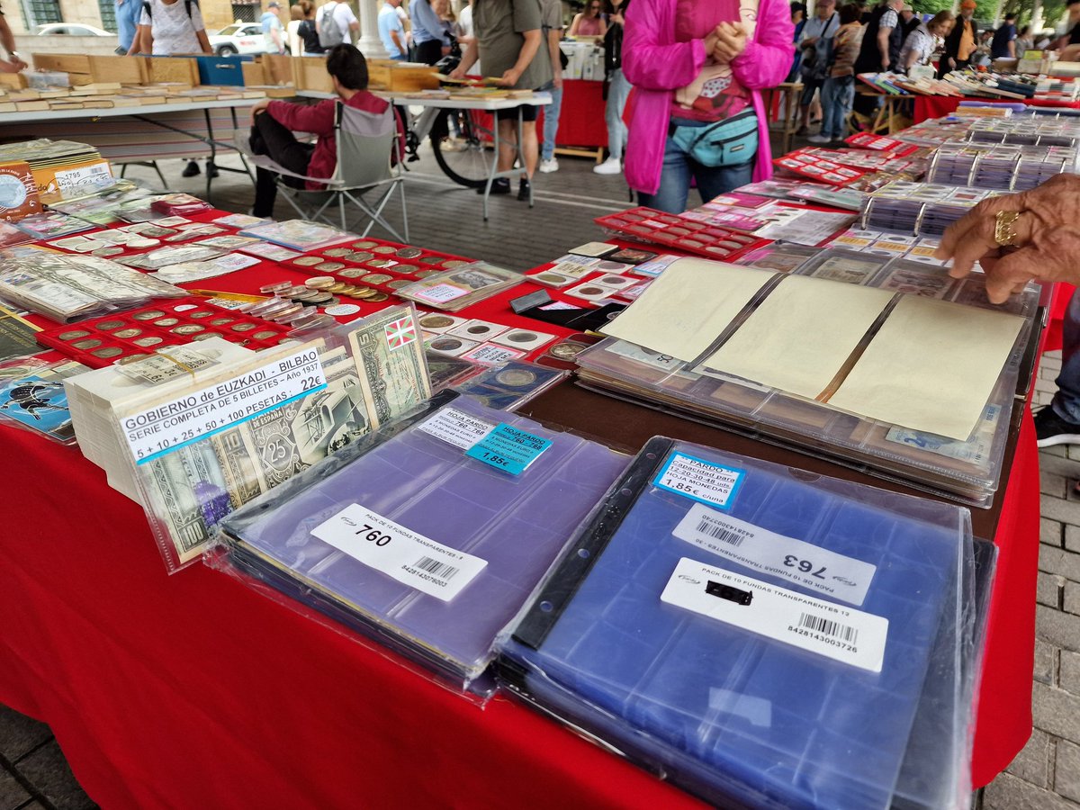 iparatx's tweet photo. Invertir en valor 

Hoy caemos con proverbial chovinismo en nuestro querido #Botxo

Siempre es una gozada pasear por los márgenes de la Ría, visitar el #MercadoDeLasFlores, charlar con los numismáticos y terminar en las #SieteCalles del Casco Viejo

#Freyja #BorderCollie #Bilbao https://t.co/i9yJKdUQHD