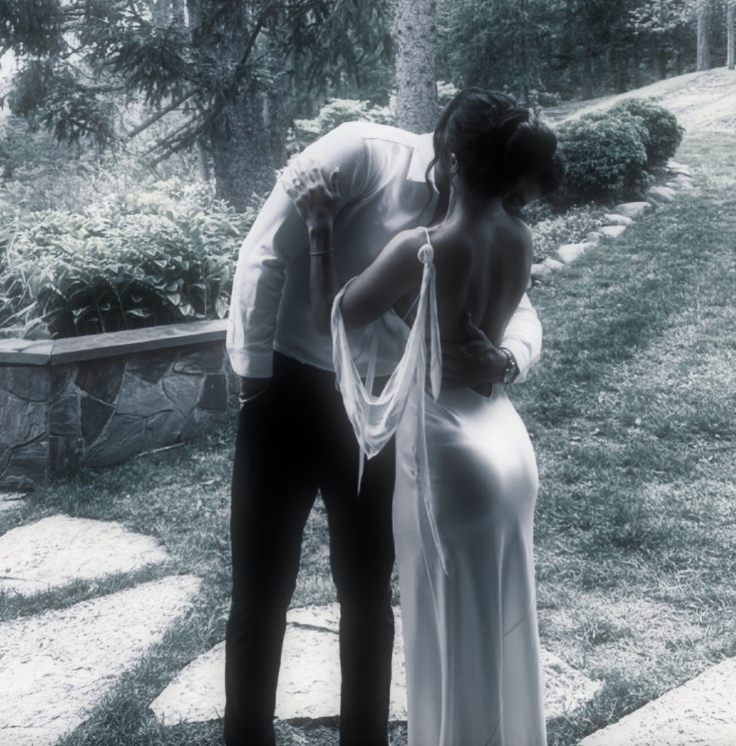 florainherbooks's tweet photo. „The penalty to terminate any of my contracts is millions, Ares. Are you insane?”
„My love, I don’t think you quite realize that your wedding ring is worth more than the penalty I paid. And either way, it doesn’t matter. There’s nothing I won’t do for you.” #thewrongbride ۶ৎ https://t.co/MpalFRJQ7a
