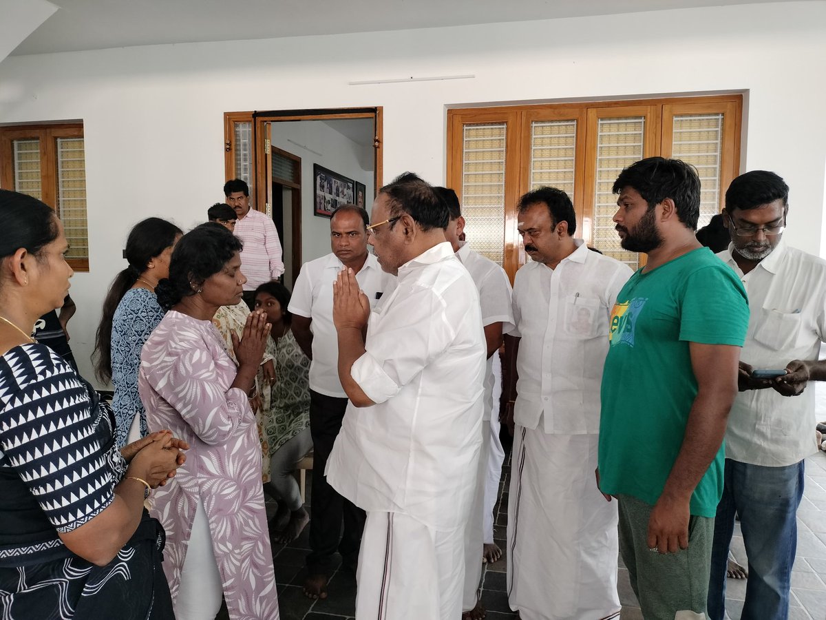 PDhanapaloffcl's tweet image. உடல் நலக்குறைவால் மறைந்த வால்பாறை தொகுதி சட்டமன்ற உறுப்பினர் திரு. T.K. அமுல்கந்தசாமி அவர்கள் இல்லத்தில், அவர்கள் குடும்பத்தினரை சந்தித்து ஆறுதல் தெரிவித்தேன்.