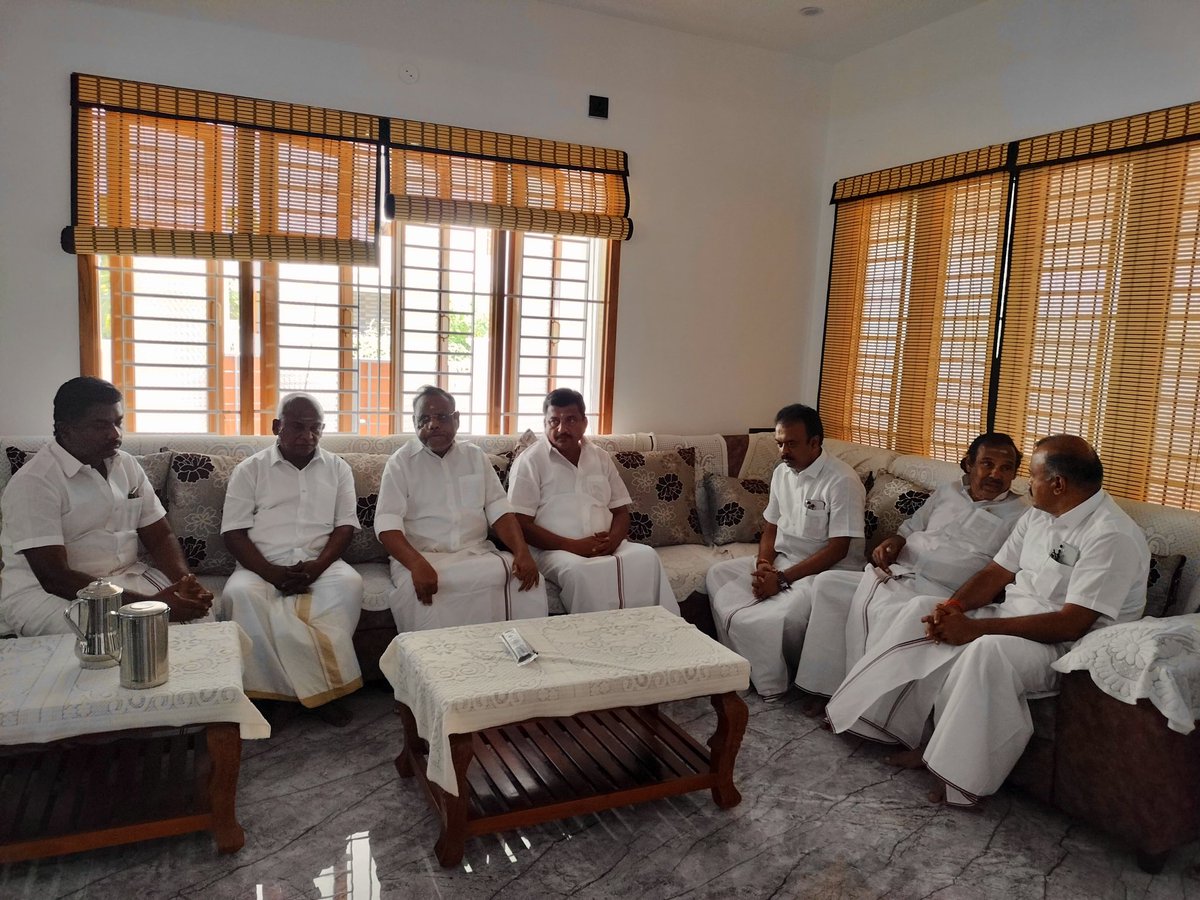 PDhanapaloffcl's tweet image. உடல் நலக்குறைவால் மறைந்த வால்பாறை தொகுதி சட்டமன்ற உறுப்பினர் திரு. T.K. அமுல்கந்தசாமி அவர்கள் இல்லத்தில், அவர்கள் குடும்பத்தினரை சந்தித்து ஆறுதல் தெரிவித்தேன்.