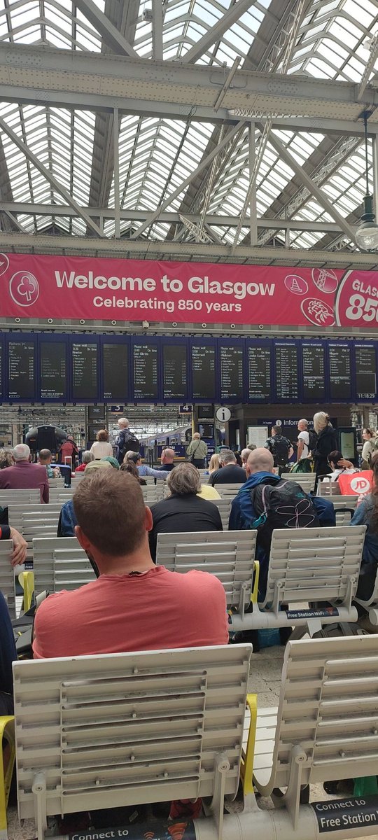 I'm in Glasgow! Which is a bit of a surprise as I'm meant to be in Bristol! 😮