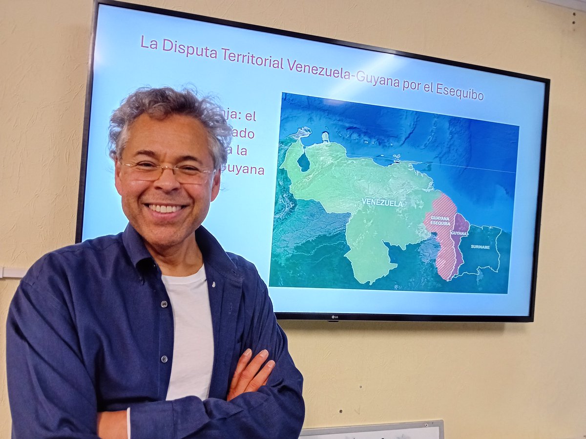 BfdLanguages's tweet photo. An excellent explanation of the conflict between Venezuela and Guyana over the Essequibo region was given by Bernie Arauz to the #Spanish Circle. This Monday Christina Craven will talk about the Atacama Desert and Clare Dewhirst about the Canadian Rockies. https://t.co/yDIUcAl0Fb