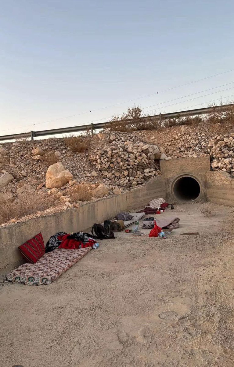 תראו את הכוח של סולידריות ושותפות יהודית-ערבית:  למעלה מ-2,000 איש, יהודים וערבים, תרמו בתוך יומיים כמעט חצי מיליון שקל לרכישת מיגוניות תקניות לקהילות של אזרחים ערבים-בדואים שהופקרו ע"י הממשלה ושאין להן שום הגנה מטילים. בזכות הקמפיין הזה, עשרות מקלטים כאלה יוצבו ויצילו חיים.