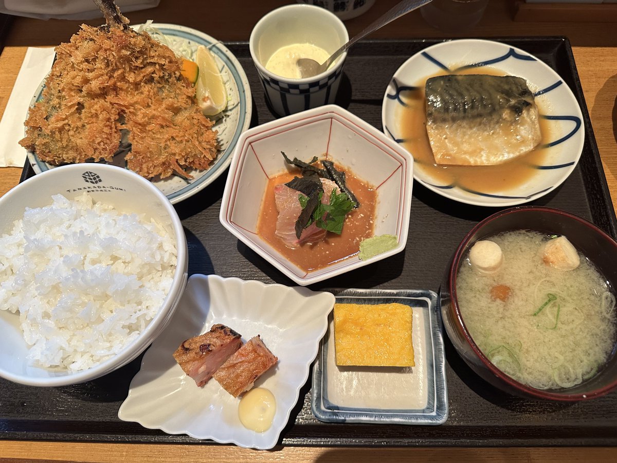 ご飯4杯おかわりした…（大盛りで）
海鮮食堂、美味しすぎる！！🐟
#うおちゅう