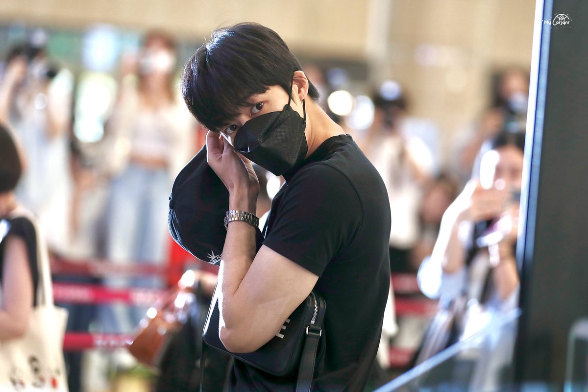 My_Corjqnr's tweet photo. 250622 형원 출국

형원 어디갔어?
왜 빛만 와있음?

@OfficialMonstaX  #monstax #형원 #HYUNGWON #ヒョンウォ https://t.co/OWQU9MGkzj