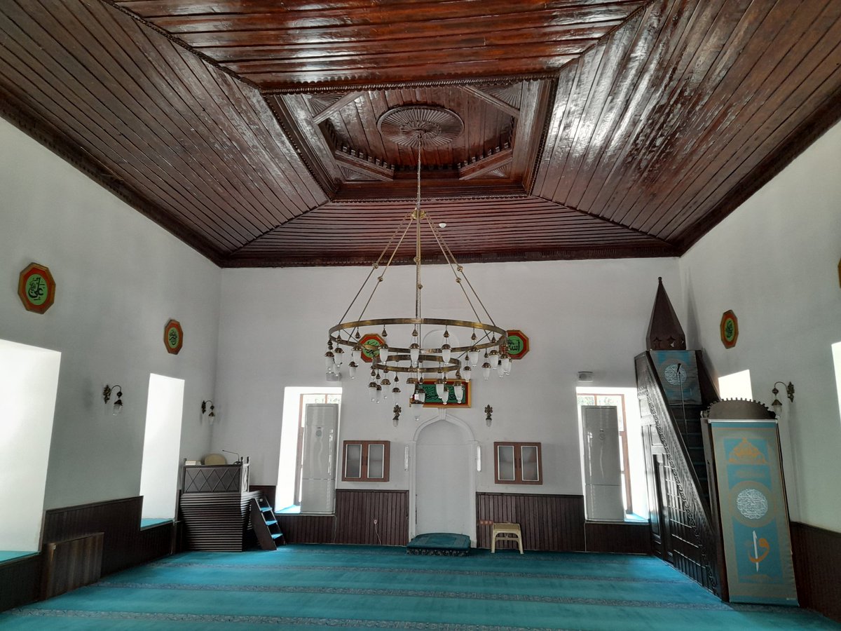 Bugün Sapanca'yı idrâk ettik.
Batum'dan gelen büyüklerimin ilk yerleştikleri yer burası. 
Şirin bir Anadolu kasabası, yamaçlarında her milletten ve memleketten insanları misafir ediyor.