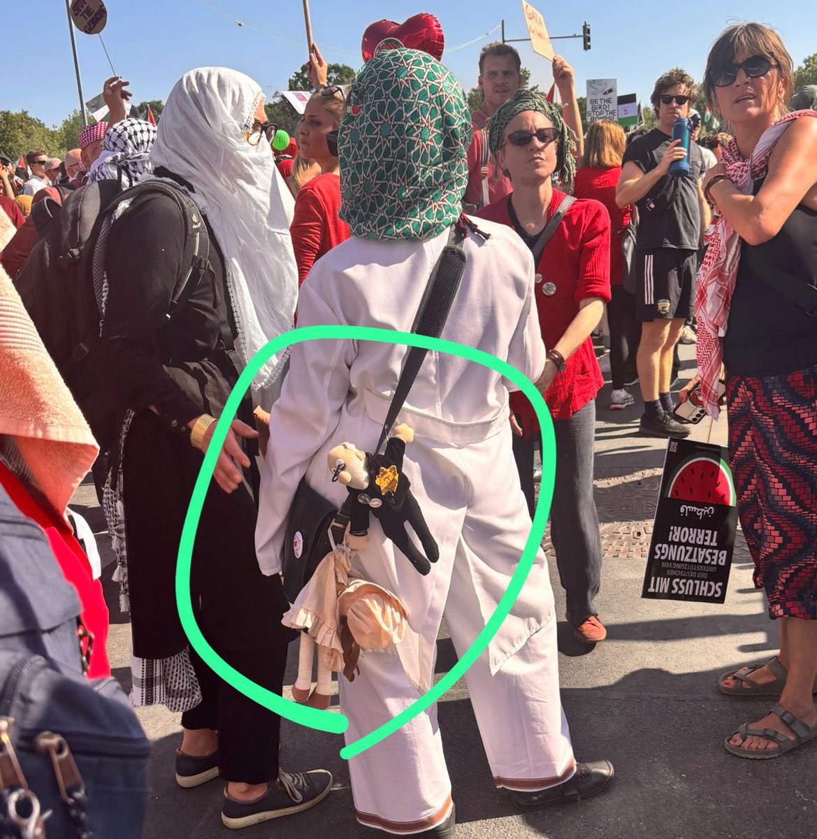 <a href="/NurderK/">Nurder Koch</a> „Für Frieden“ 🤡🤡🤡