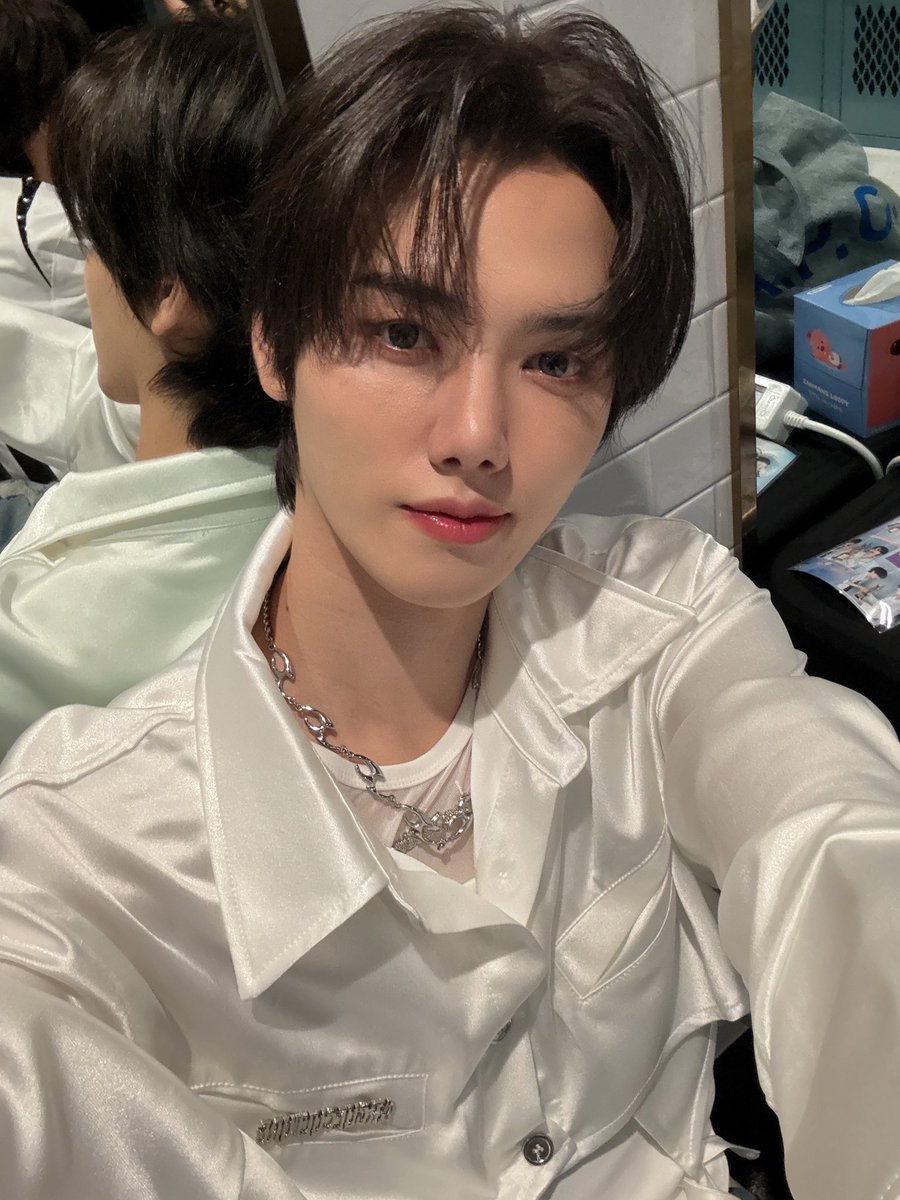 lifeispran's tweet photo. 🪞🐚 https://t.co/dhjlLbCxAX