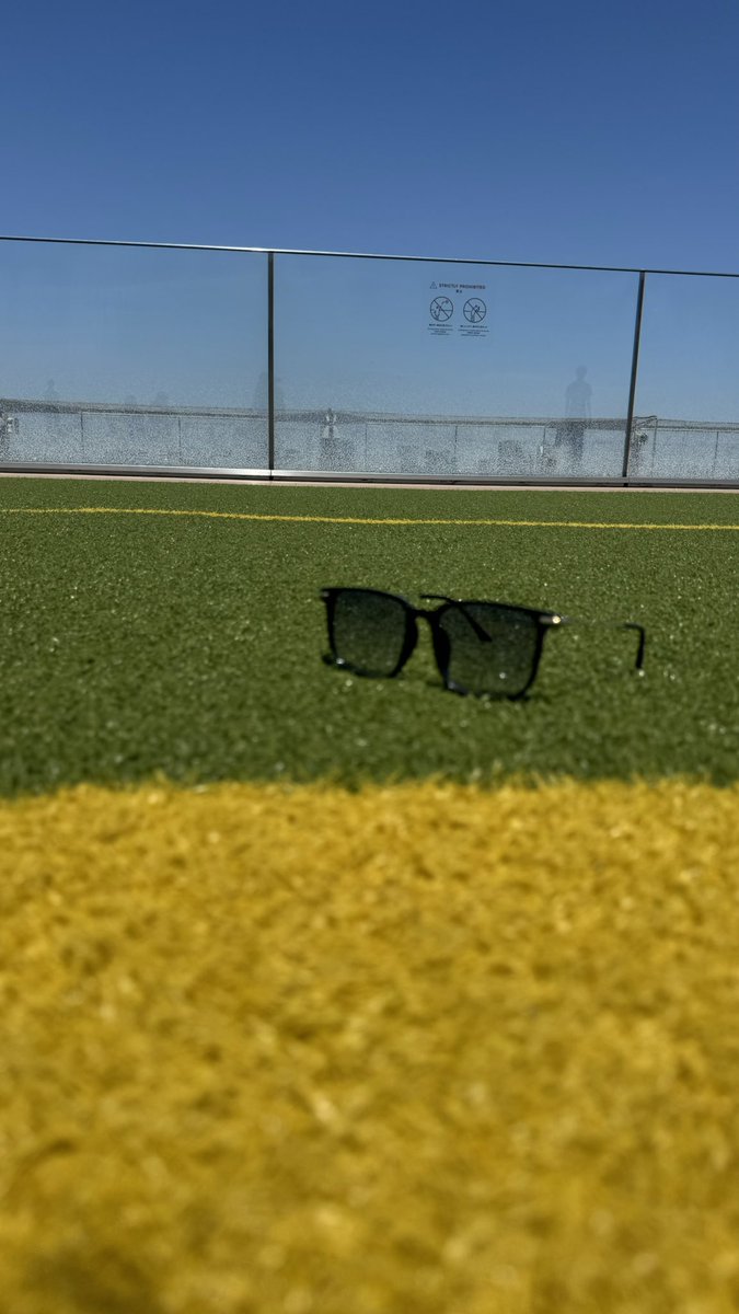 こにるな tweet media