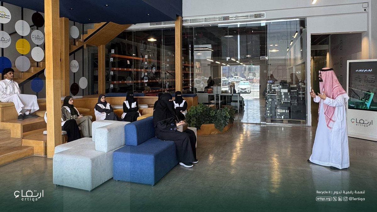 في رحلة لتعزيز قدرات متطوعينا وتطويرهم، أقمنا ورشة عمل “التحدث أمام الجمهور” من تقديم الأستاذ/ سلطان العتيبي، مدرب المهارات بجامعة الملك فهد للبترول والمعادن, لاكتساب مهارات الإلقاء وبناء الثقة بالنفس أمام الجمهور. 

#لنعمة_رقمية_تدوم