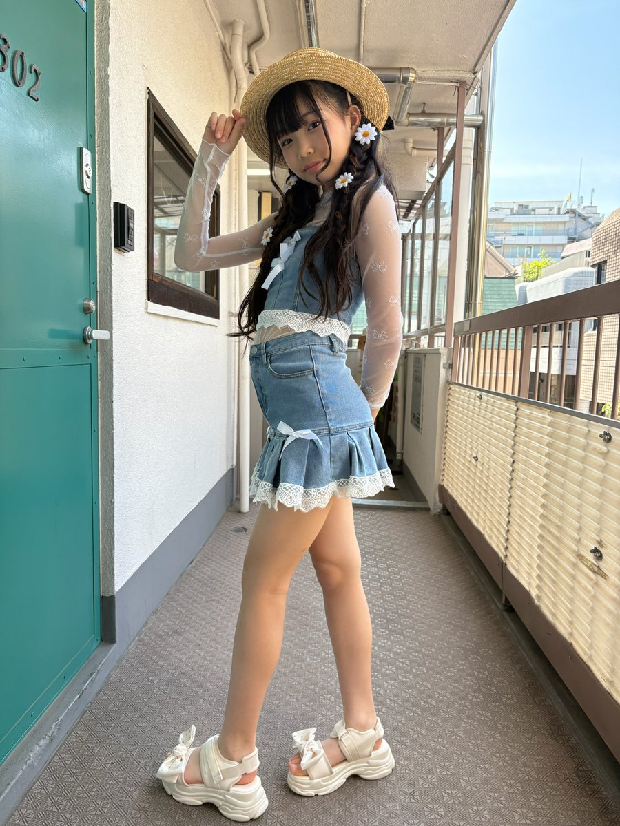 今日のライブありがとうございました！
撮影会本当に楽しかったです💘🥹
お菓子やかき氷などいろいろ買ってくれたりクレーンゲームやらせてくれてありがとうございました💛😘
お洋服やカンカン帽褒めてくれて嬉しかったぁ🥰
#スパイラルミュージック
#NYAAANYA
#手塚ゆずな
#アイドル