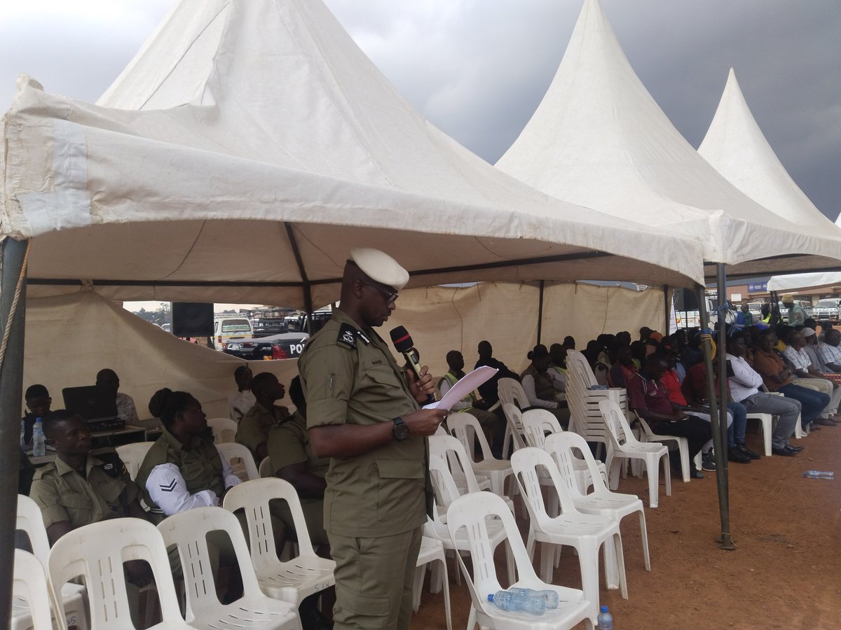 Bwaise_Terminal's tweet photo. We thank the @PoliceUg Traffic &amp; Road Safety department for engaging our drivers and pedestrians at @Bwaise_Terminal on #RoadSafety. Such training enhances compliance thus defeating human causes. 

Thank you @igp_ug1 @bruce_oinebye @moskyeyune https://t.co/SJoiElk0W6