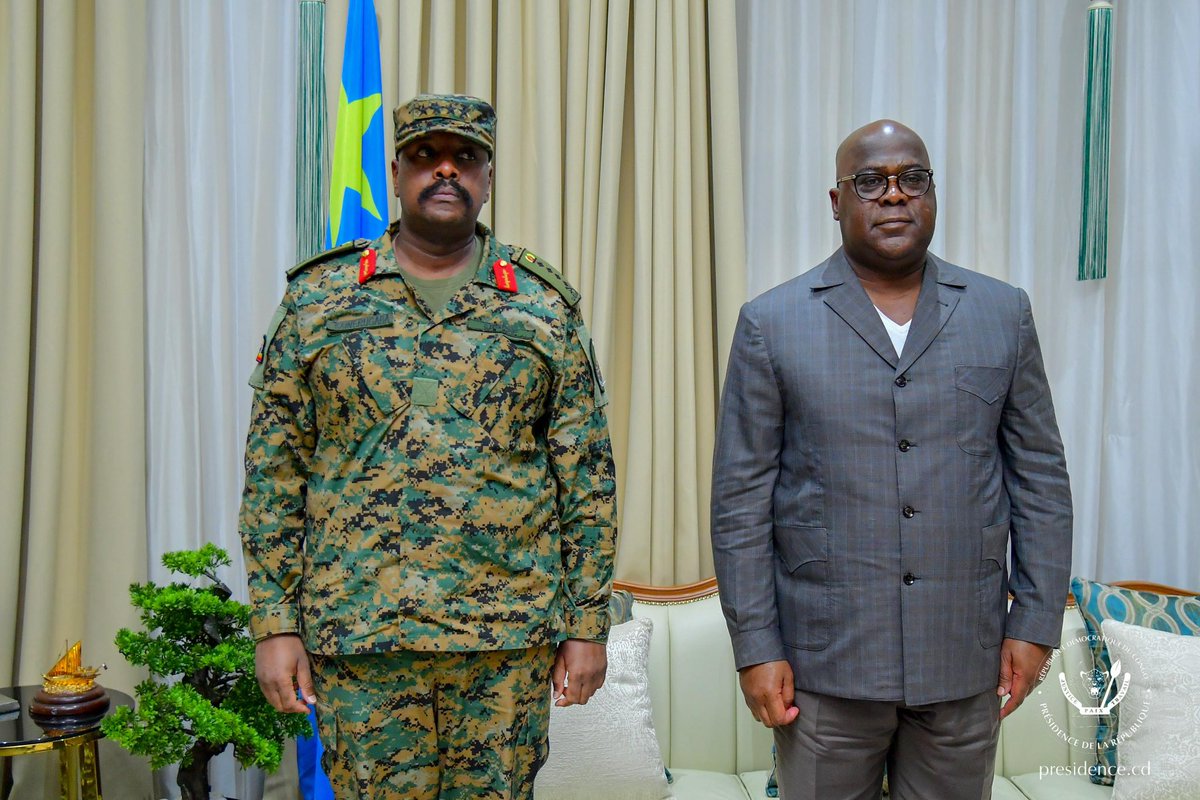 Antoine Felix Tshisekedi Tshilombo (@felitshisekedi) on Twitter photo Tel père,tel fils
J’ai eu un échange fructueux avec <a href="/mkainerugaba/">Muhoozi Kainerugaba</a>,commandant de l’armée ougandaise,Le fils de mon homologue,le Président <a href="/KagutaMuseveni/">Yoweri K Museveni</a>.Cela reflète notre conviction commune que la paix durable en Afrique en particulier dans la région des Grands Lacs est possible Tel père,tel fils
J’ai eu un échange fructueux avec <a href="/mkainerugaba/">Muhoozi Kainerugaba</a>,commandant de l’armée ougandaise,Le fils de mon homologue,le Président <a href="/KagutaMuseveni/">Yoweri K Museveni</a>.Cela reflète notre conviction commune que la paix durable en Afrique en particulier dans la région des Grands Lacs est possible