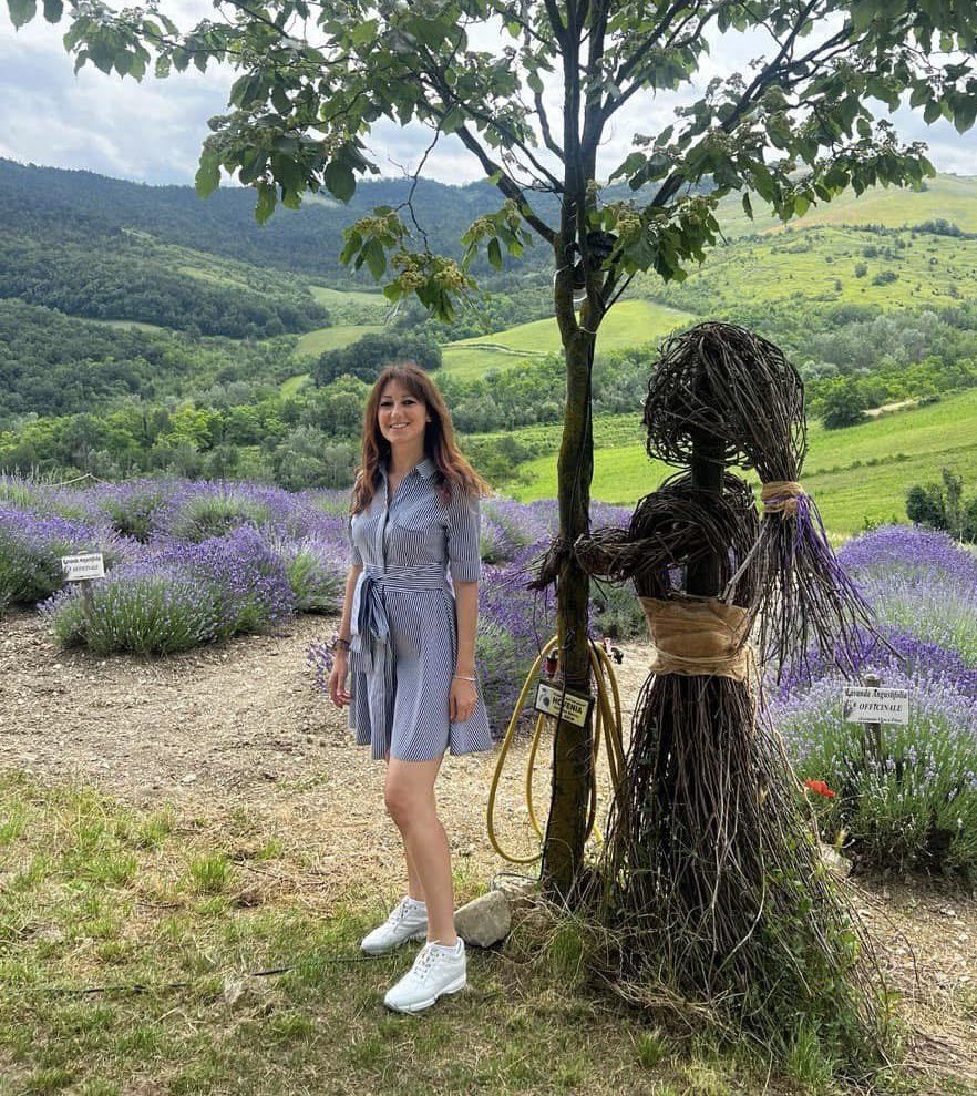 Tra la brezza leggera dei colli dell’Oltrepò Pavese e il profumo della lavanda in fiore… 🌿💜
Non serve andare lontano per ritrovare armonia e bellezza: è nel cuore del nostro Oltrepò che la natura regala, in ogni stagione, scorci incantevoli e attimi da custodire.