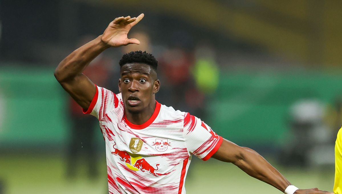 🚨🟢⚫️ Confirmed! Sassuolo have completed the duo of, Mukiele &amp; Onana. The duo cost an overall price of, 30m Manager Moulty is also keen to sign Napoli winger Schade on a 30m move too. More updates to follow soon