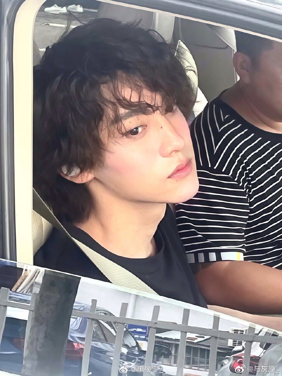 aibarisu's tweet photo. he's so boyfriend https://t.co/EYf1jhYu98