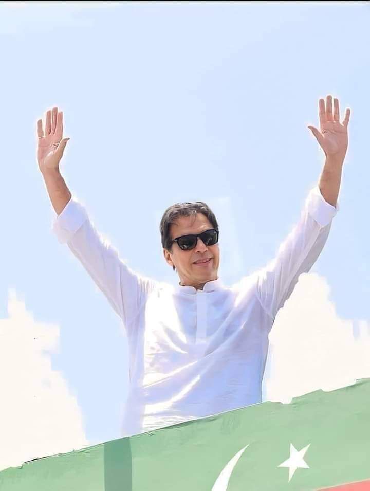 طاقتور حلقے ایک شخص سے اس قدر خوفزدہ ہیں کہ ملک کو داؤ پر لگا دیا۔ 

مہنگائی، بے روزگاری، انتشار سب اس ایک خوف کا نتیجہ ہے۔

#حبسِ_بےجا_میں_قید_شہزادہ
#OnlyKhanSaidAbsolutelyNot