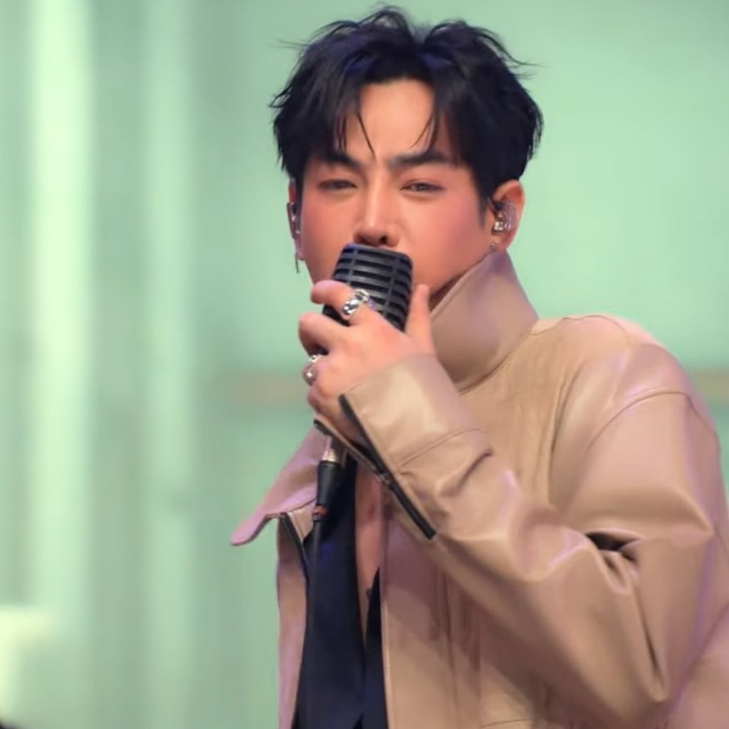 ช่วยด้วยค่าาาาา ช่วยด้วยยย!!!
นุจะใช้ชีวิตยังไงต่อไป ถ้าพิจะหล่อขนาดนี้ มาชกอดดดดดดด🥹🥹🥹 #เป๊กผลิตโชค #peckpalitchoke
 #TMC2025xPeckPalit #ThailandMusicCountdown