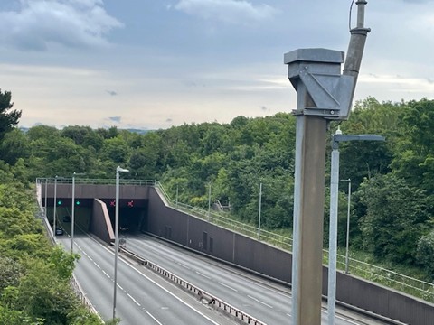 WGTransport's tweet photo. Today, @KenSkatesMS has visited the A55 Conwy tunnel to meet and thank staff who have worked hard to get the tunnel re-opened following the recent fire.

@TrafficWalesN @NorthWalesFire https://t.co/LSa0wgVQzy