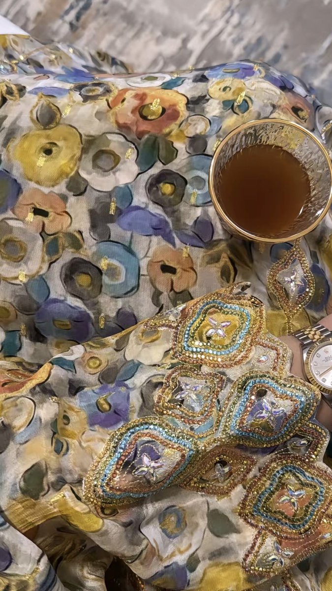 > *❍ لك وقت متغير معي بالحيل*
> *عقب الغلا كأنك معاديني*
> *الحرب بين إيران واسرائيل*
> *لا تحرا انها بينك وبيني!*
> ..❤️‍🩹