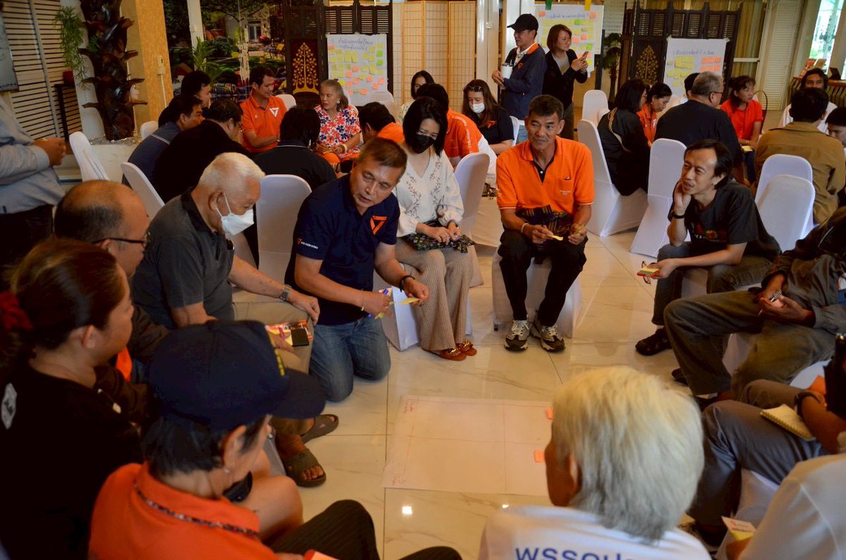 ChetawanPPLE's tweet image. [สมาชิกสัมพันธ์พรรคประชาชน ให้ทุกคนได้มีส่วนร่วมสร้างพรรค]

บรรยากาศกิจกรรมสมาชิกสัมพันธ์พรรคประชาชน คูคต-ลำสามแก้ว-ลาดสวาย อ.ลำลูกกา จ.ปทุมธานี ที่เพิ่งเสร็จสิ้นไปเมื่อสักครู่ครับ งานนี้ผมตั้งใจให้ประชาชนในพื้นที่ได้มีส่วนร่วม ซึ่งมีสมาชิกให้ความสนใจเป็นจำนวนมาก…