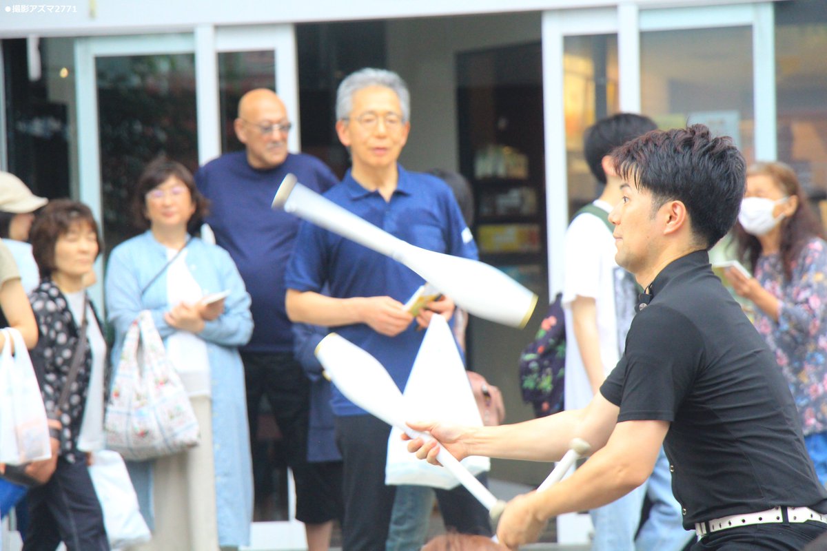 背後から盗撮して来た💦

#はちのへホコテン #八戸市

<a href="/performer_atto/">アット🍎東北のジャグラー</a>