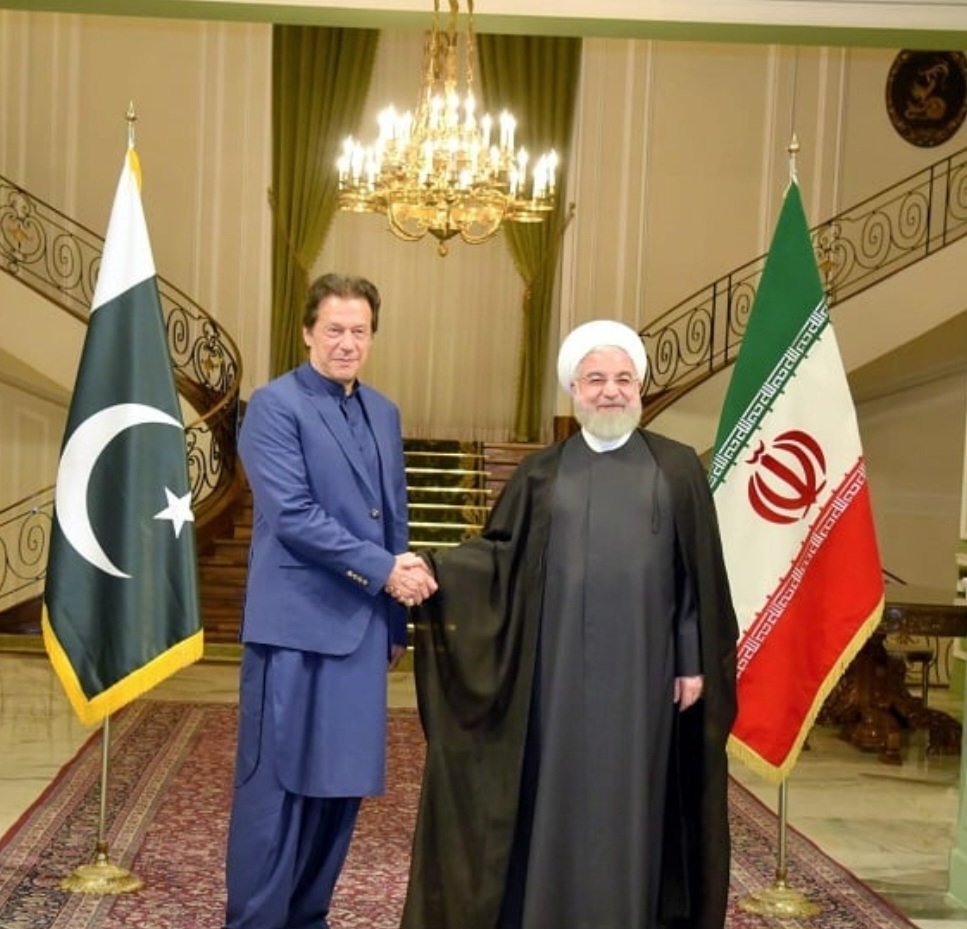 InsafPK's tweet photo. عمران خان سے اسرائیل کے ایران پر حملے کی مذمت مانگنے والے، کیا اب امریکہ کے ایران پر حملے پر امریکہ کی مذمت کر پائیں گے؟
اگر مشکل کام لگ رہا ہے، تو عمران خان کا بیان جیل سے باہر آنے دو، دونوں کام ایک ساتھ ہو جائیں گے-
#OnlyKhanSaidAbsolutelyNot https://t.co/wzoYqTSNzd