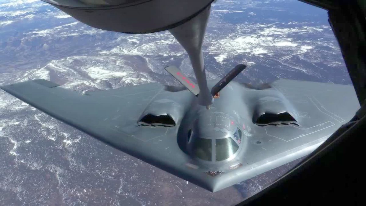 Abreros's tweet photo. The U.S. Air Force B-2A “Spirit” Long-Range Stealth Bombers that struck the Iranian nuclear sites early Sunday flew non-stop for about 37 hours from Whiteman Air Force Base in Missouri, refueling several times mid-air, a U.S. official told the New York Times. https://t.co/qVJFzvLCfS