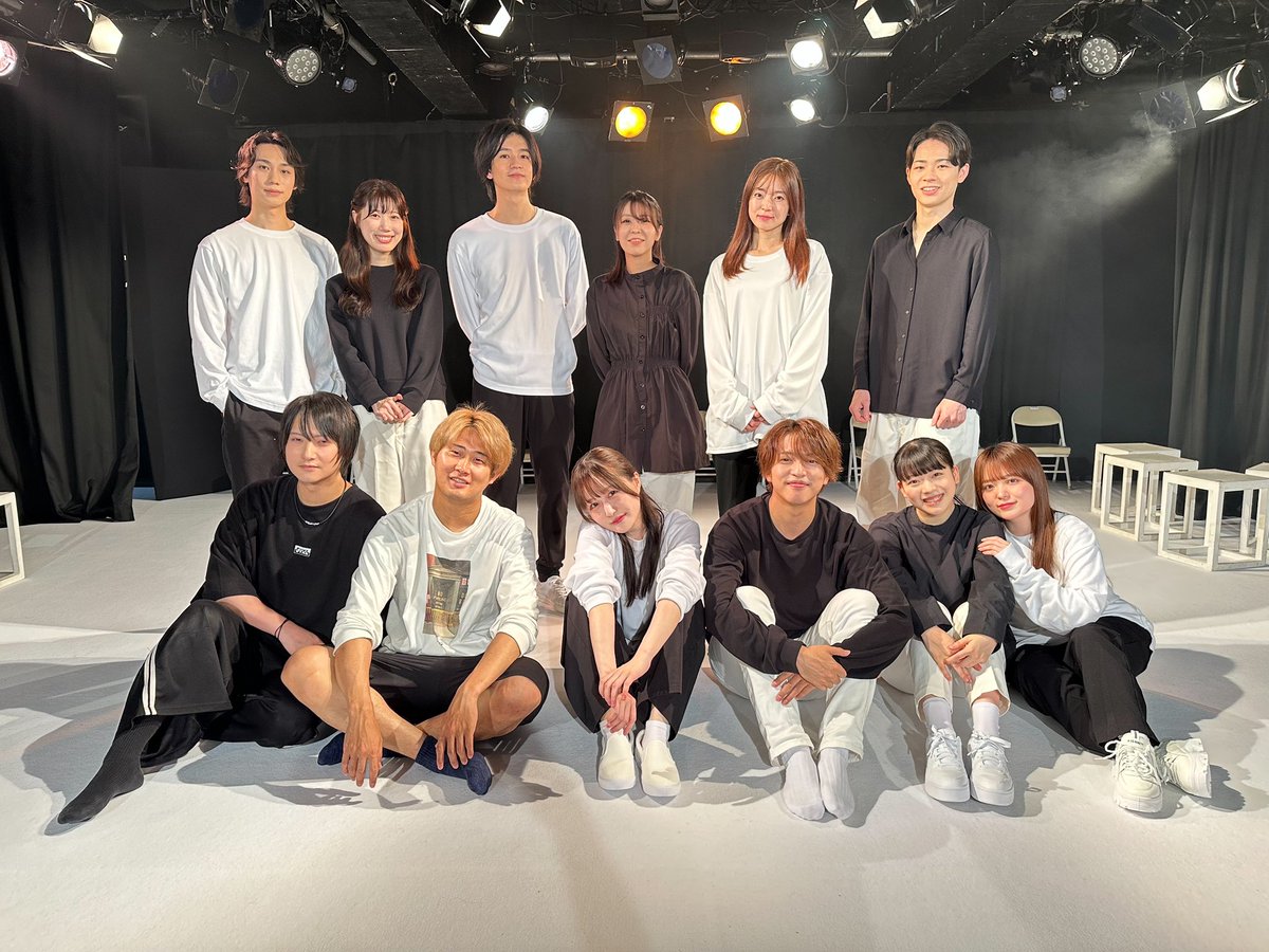 naruya_hagiwara's tweet photo. #NLT四週四作

終幕。

24歳で書いた #舞台稔
25歳で書いた #舞台個室
31歳で書いた #舞台歪
32歳で書いた #舞台息る

きっと、稔、個室と歪、息る。
では明確に違うものがあって。

それを今演出した事で、当時とは全く違うモノになったはず。

とても楽しかった。

楽しんでいただけましたか？ https://t.co/YZsi0yfuna