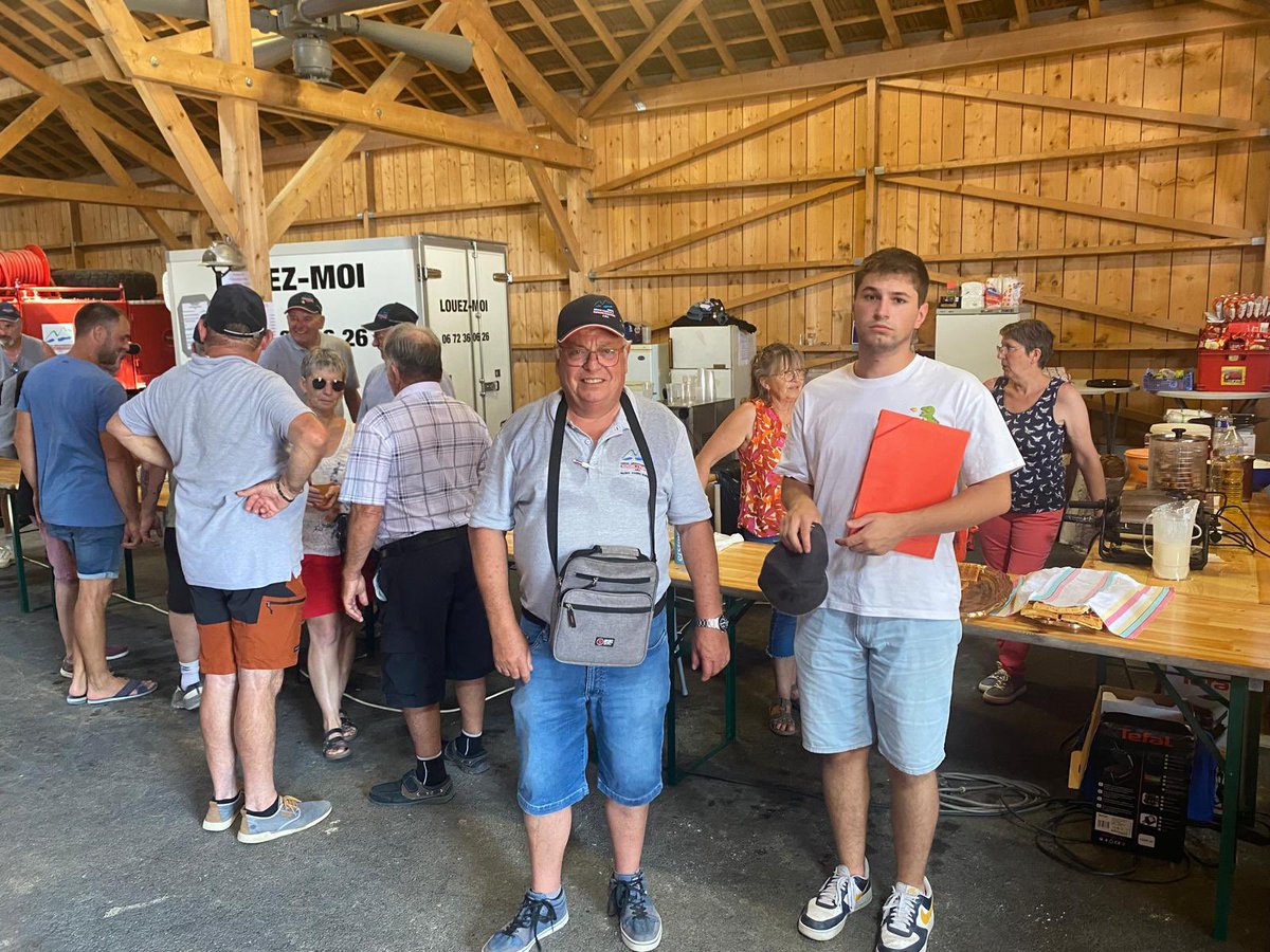 UDSP 39 (@udsp_39) on Twitter photo #puces ☀️ 🚒 | Venez nombreux aux puces au musée des <a href="/PompiersFR/">Pompiers de France</a> du Jura ! buvette, sandwichs… à tout de suite ! <a href="/guyon_j/">GUYON Jérôme</a> <a href="/ClmentComte1/">Clément Comte</a> <a href="/Rondot_Raphael/">Raphaël Rondot</a> <a href="/RICHARD_Sy25/">RICHARD Sylvain</a> <a href="/Hugogrdt1/">Hugo Girardet</a> <a href="/ThomasP70091102/">Thomas Philippe</a> <a href="/TissotJulien39/">Tissot Julien</a> <a href="/phuguenet/">Philippe Huguenet</a> #puces ☀️ 🚒 | Venez nombreux aux puces au musée des <a href="/PompiersFR/">Pompiers de France</a> du Jura ! buvette, sandwichs… à tout de suite ! <a href="/guyon_j/">GUYON Jérôme</a> <a href="/ClmentComte1/">Clément Comte</a> <a href="/Rondot_Raphael/">Raphaël Rondot</a> <a href="/RICHARD_Sy25/">RICHARD Sylvain</a> <a href="/Hugogrdt1/">Hugo Girardet</a> <a href="/ThomasP70091102/">Thomas Philippe</a> <a href="/TissotJulien39/">Tissot Julien</a> <a href="/phuguenet/">Philippe Huguenet</a>