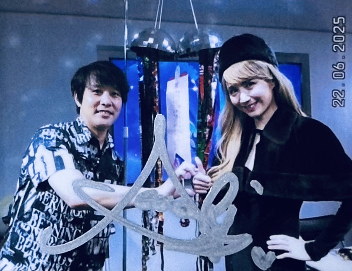 hiro_nakaji7's tweet photo. 八ヶ岳公演から始まった ISEKAI レコ発イベント ラストのラストで写真8枚コンプリート✨
片思いハートのリクエストにお応えいただきました☺️
ミニライブでは涙腺がリミットブレイク😭
皆様お疲れ様でした☺️
※SNS掲載許可頂きました
#サラ・オレイン #ISEKAI #VGM #NPTK https://t.co/8wPMGBGmad