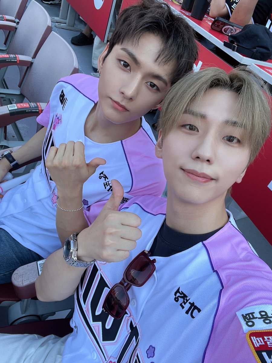 oderoess's tweet photo. 건일이가 보내준 셀카 넘 맘에들어,,
오구오구즈♡ https://t.co/629XaZh8j3