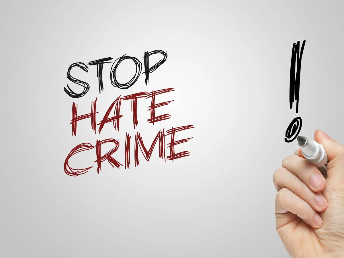 Küpesini çıkaramadığı için sınava alınmayan öğrenci üzerinden, hiç de iyi olmayan ortak anıları olan başörtülü öğrencilere karşı yürütülen gayri medeni uygulamaları hatırlatmak toplumsal hayatı daha da zorlaştırmaya sebep olur. Daha açık yazalım nefret suçudur. #çıplaklık