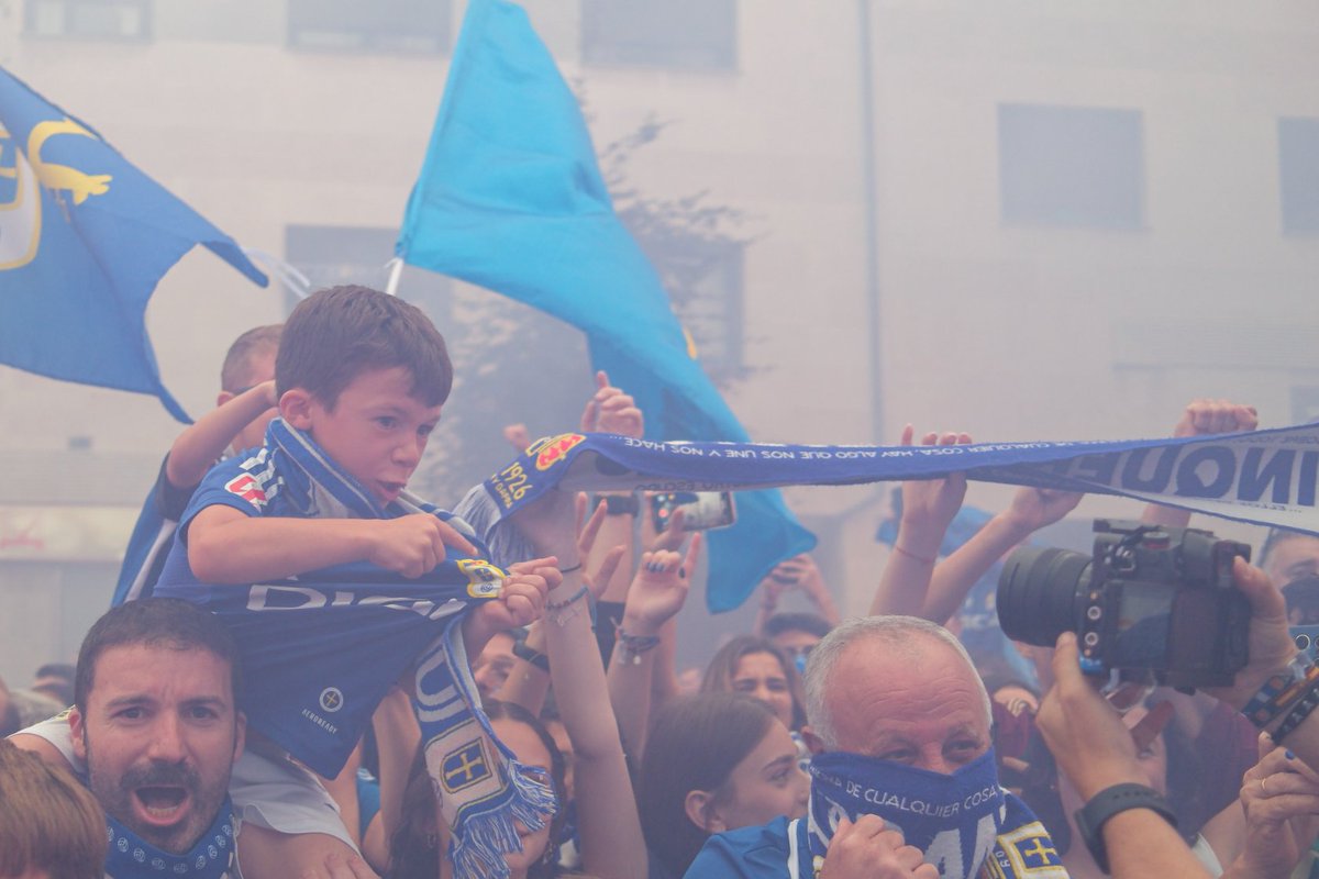 Crespacion's tweet photo. No eres un simple niño, representas a todos los oviedistas.
Eres la auténtica imagen icónica que será recordada en décadas.
No paro de verte una y otra vez, te quiero más que a mi vida.
Dile a tu padre que me escriba para conocernos. https://t.co/cwT3E0E4xh