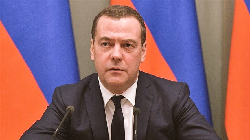 UsaVs1978's tweet photo. Dmitry Medvedev states

"There are countries ready to transfer nuclear weapons to Iran" https://t.co/Ldqll1kPOq