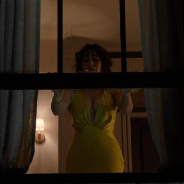 kitto's tweet image. they put her in arkham because her body was too tea