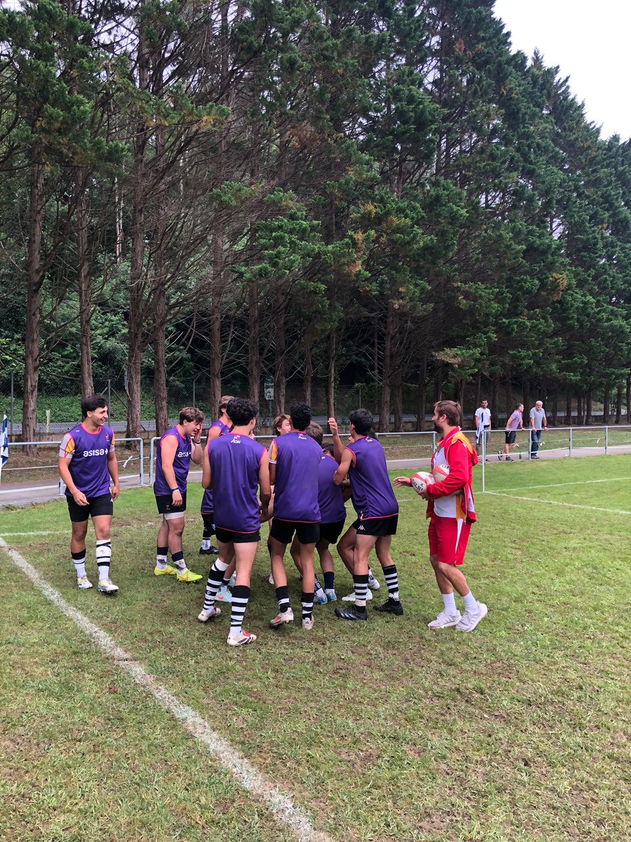 Preparamos la semifinal a conciencia, no pudo ser y caímos 10-14 con Cataluña, lucharemos por la medalla. 

#CastillayLeon_es_rugby
