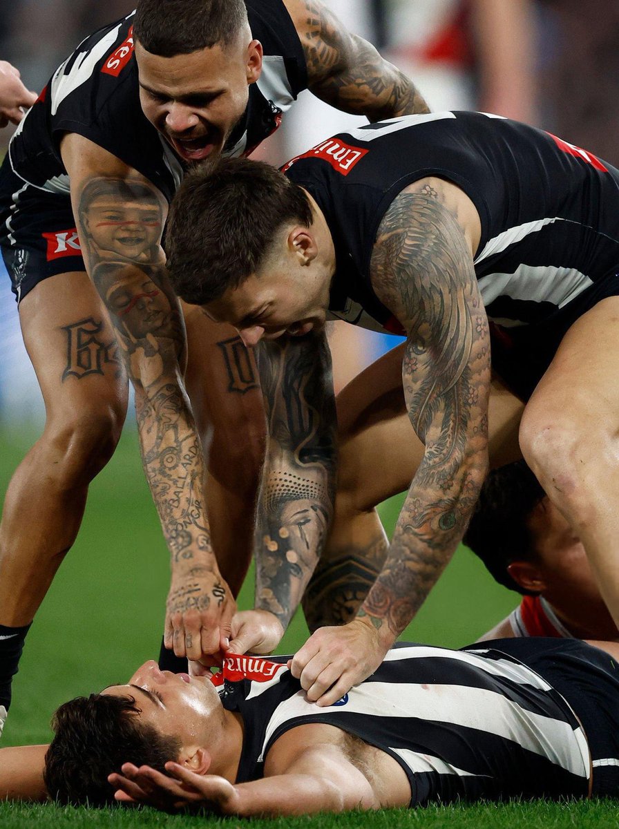 IncrediblyBozza's tweet photo. Nick Daicos π€π€π
GET AROUND HIM π₯πͺπ»
#GoPies #AFL #DaicosMagic #DaicosLegend #DaicosLegacy https://t.co/zAMu9arxBg