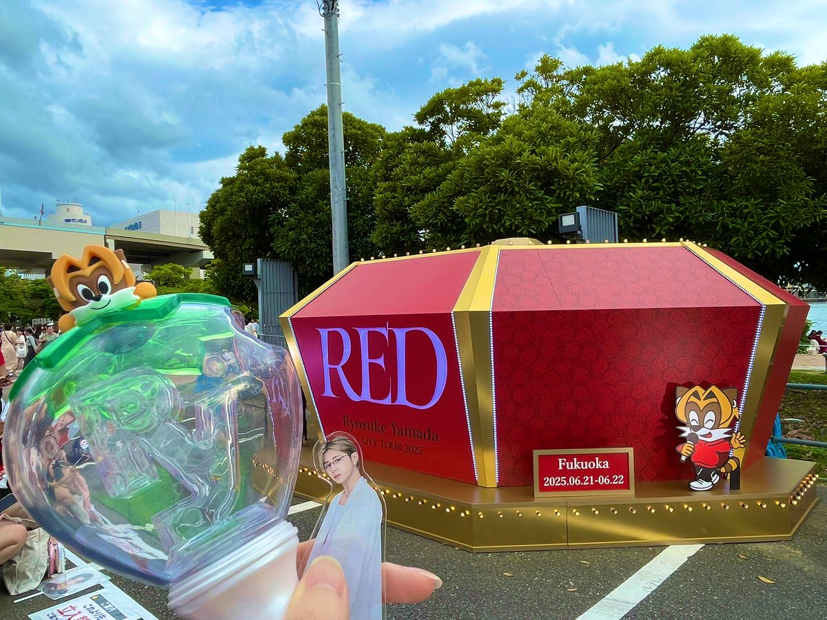 sa_monpink's tweet photo. 昨日は会場で今日はライビュでソロコン締めくくりました！
ダブルアンコでRED踊ってるの最高だった〜！そして山田さん泣いてるのみて私も泣いた😭
本当にお疲れ様でした！最高に楽しい期間だった！またソロコンやってください🙏 https://t.co/e27eQs5hcJ