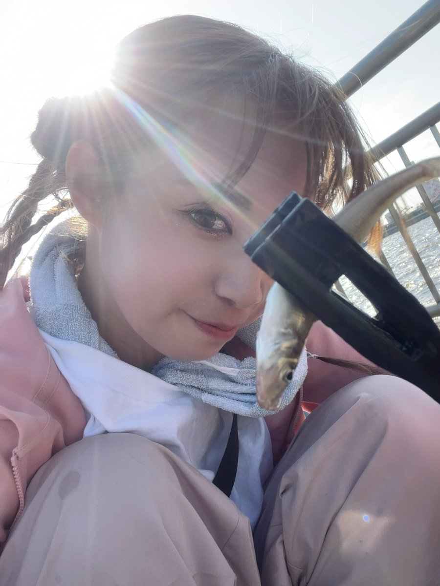 yamazaki_haruka's tweet photo. 最近…🐟🐟🐟
🎣海釣りハマってる🎣🎣🎣
キス、コサバ、イワシ、メバル…
地元綺麗🌊

ひょんなことから木曜のミリラジおまけで出身が出ました私笑

＼私ね〜……横  須  賀  出身なのーーーー！／

わかる人は今までの発言集めたら気付くかもだけ���言ったのは声優15周年にして初ー！笑 https://t.co/qTJzUHUZ1E